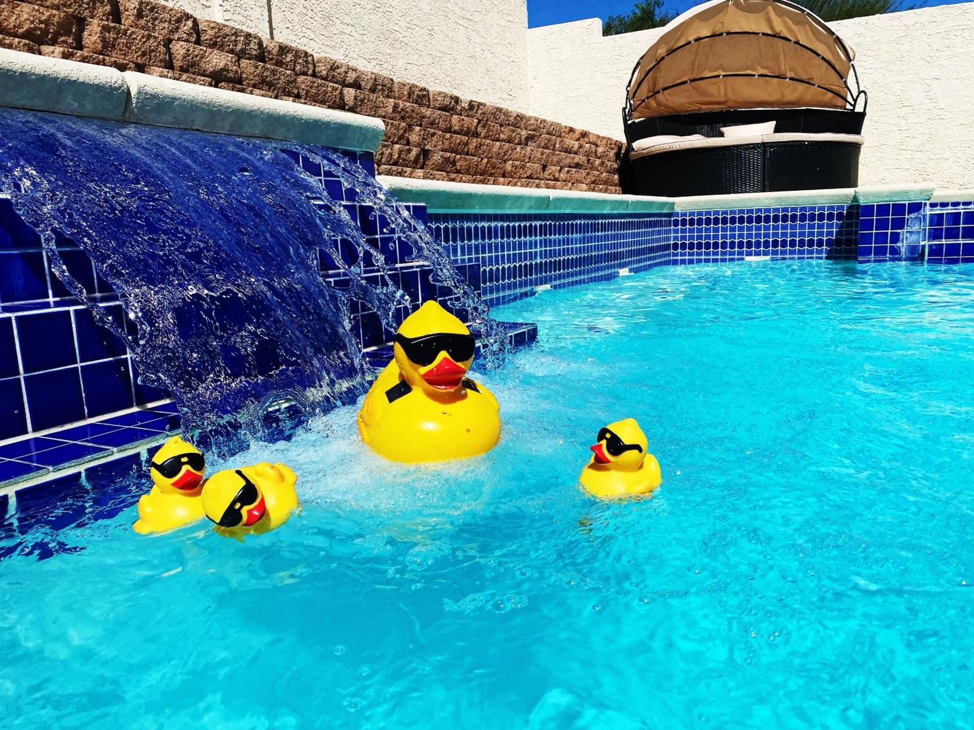 Amazing Heated Pool And Private Hot Tub 3Br In Heart Of Lv Villa Las Vegas Exterior photo