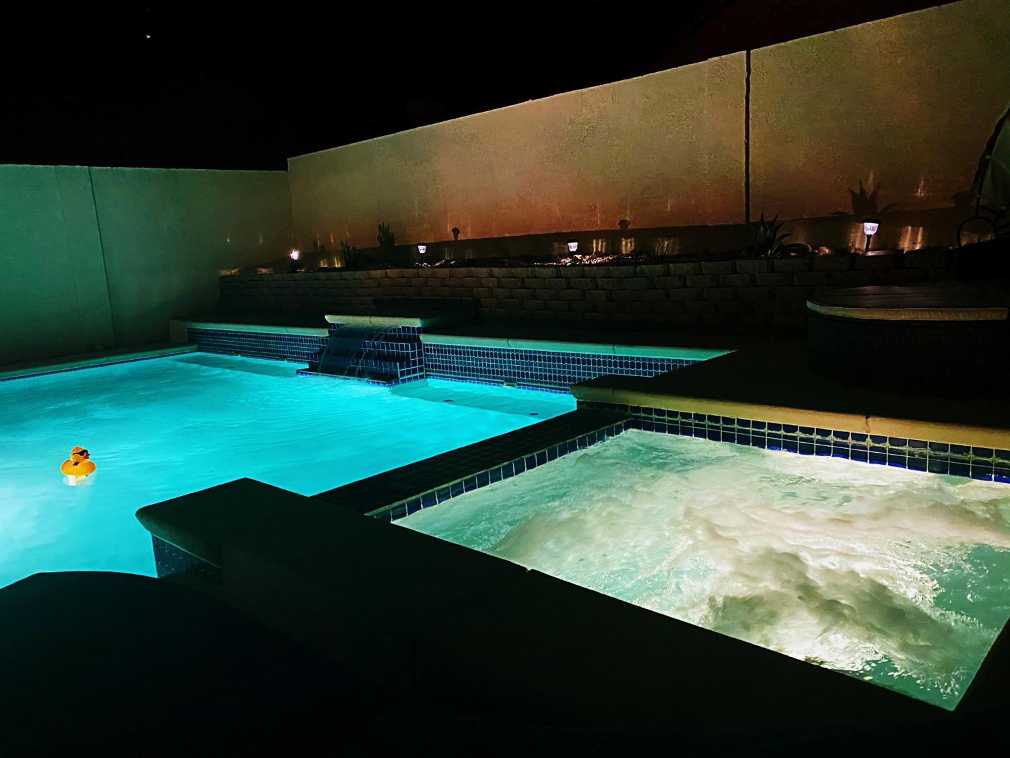 Amazing Heated Pool And Private Hot Tub 3Br In Heart Of Lv Villa Las Vegas Exterior photo